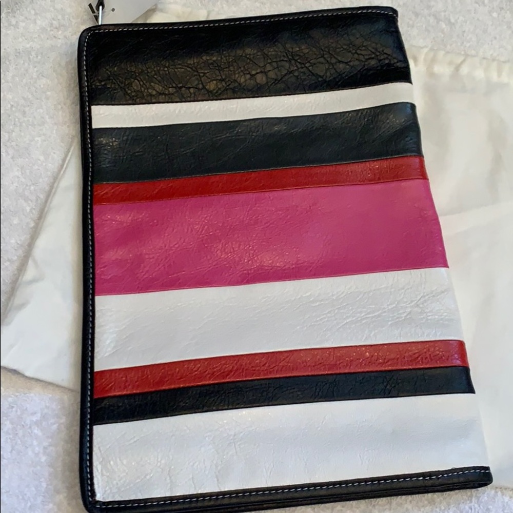 Brand new balenciaga pouch - Picture 2 of 8